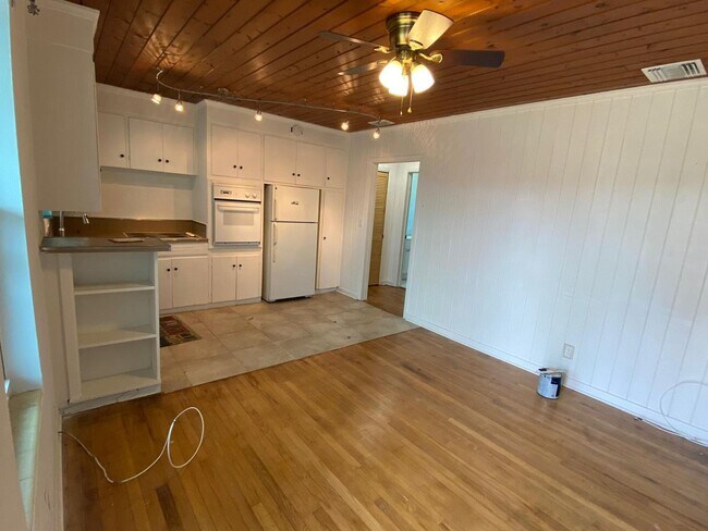 Building Photo - Sunrise Dr. Duplex