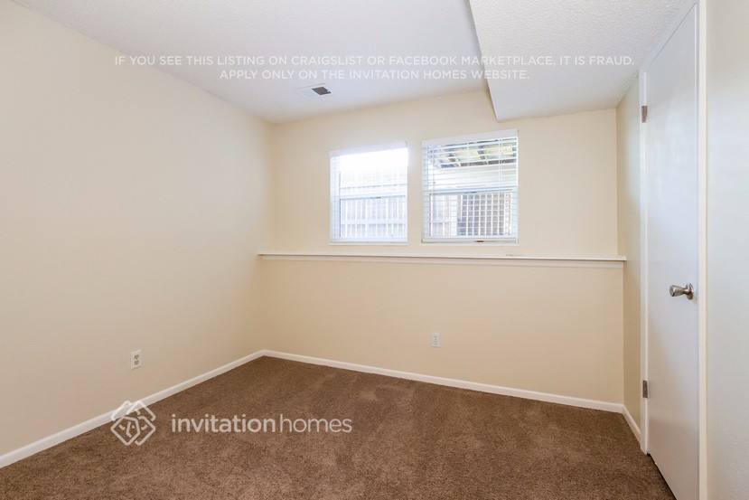 Building Photo - 455 Hickory Pl
