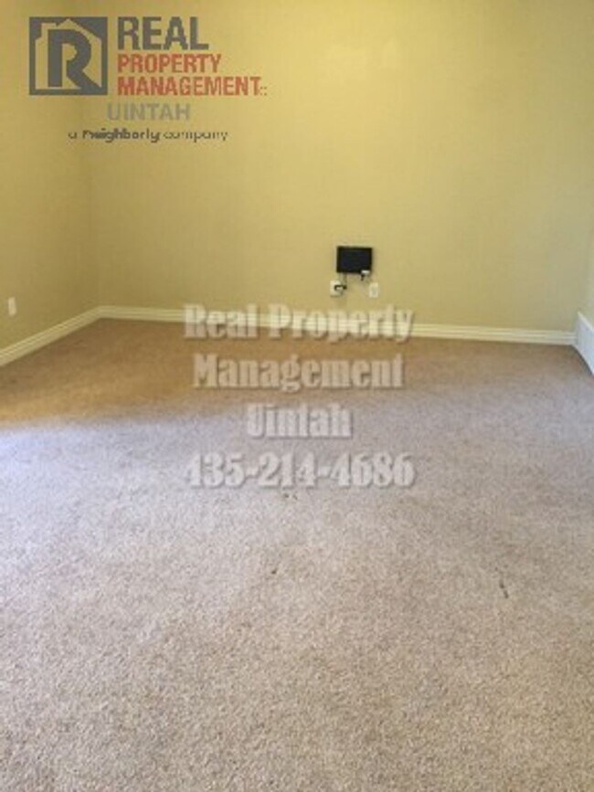 Building Photo - 431 E Gray Fox Ln