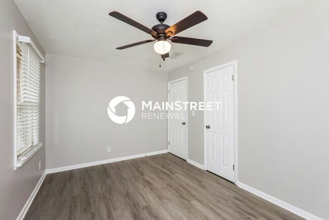 Building Photo - 3 Bedroom Pet-Friendly Home in Louisville,...