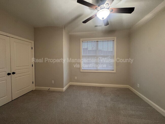 Building Photo - 441 Heritage Village Ln