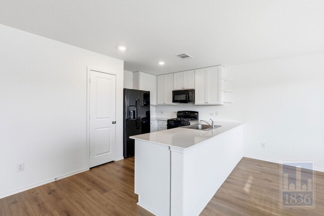 Building Photo - 2213 Cyclone Dr