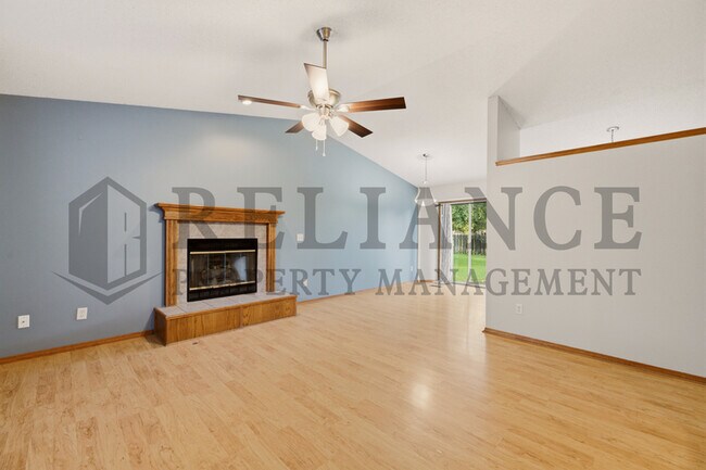 Building Photo - 2770 N Parkridge Ct