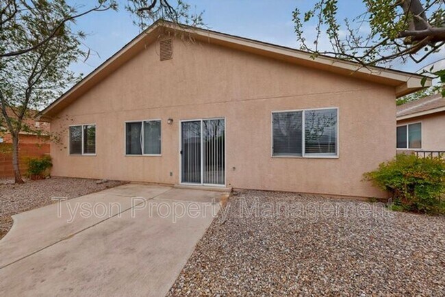 Building Photo - 908 Bursum Ln SE