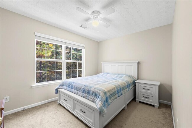 Building Photo - 3751 Roxfield Dr NE