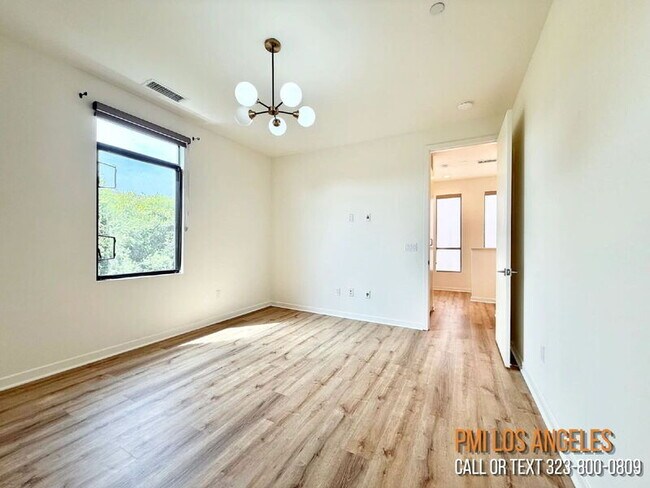 Building Photo - 10706 Octave Ln