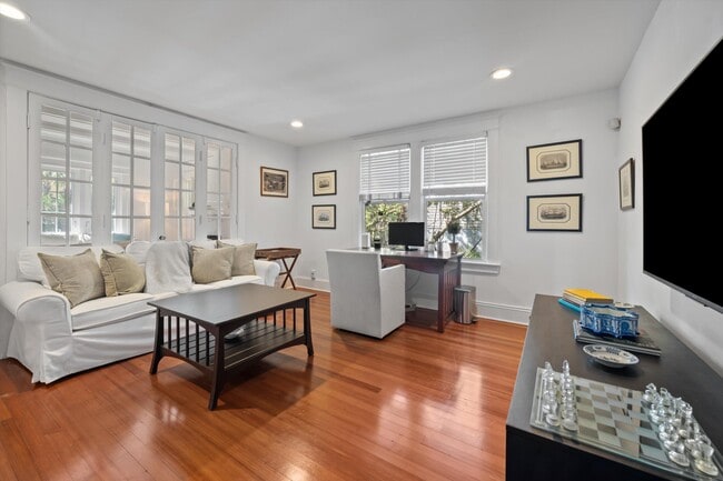 Building Photo - 141 Chilean Ave