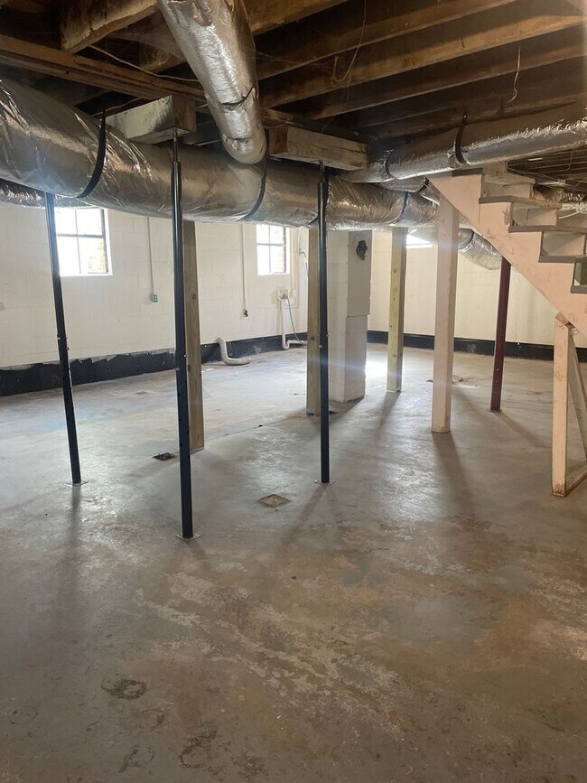Building Photo - 1625 Emerald St