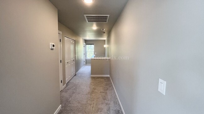 Building Photo - Modern 3-Bedroom Home!