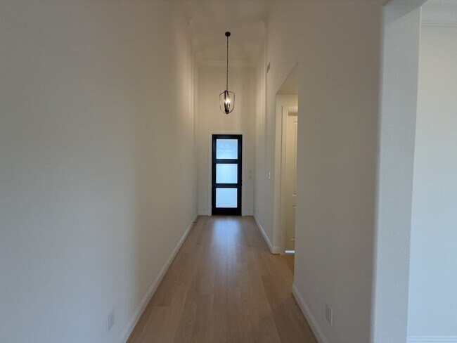 Building Photo - 2463 Bussey Dr