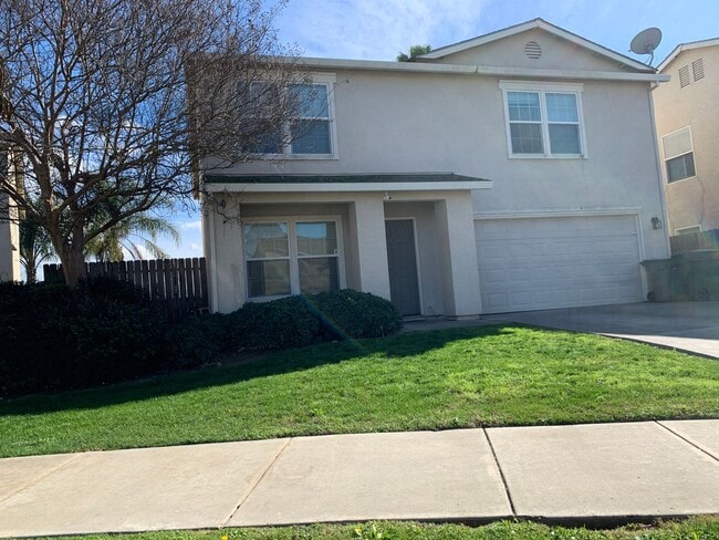 Building Photo - 2 WEEKS FREE RENT November Special - Beaut...