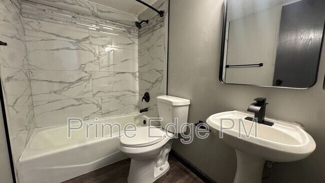 Building Photo - 4521 Madison Ave