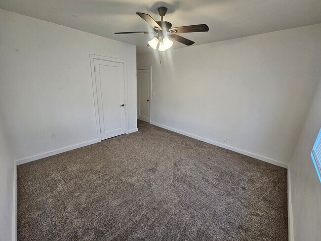 Building Photo - Home for Rent in Corning! 2 Bedroom 1 Bathroom PLUS Bonus Room