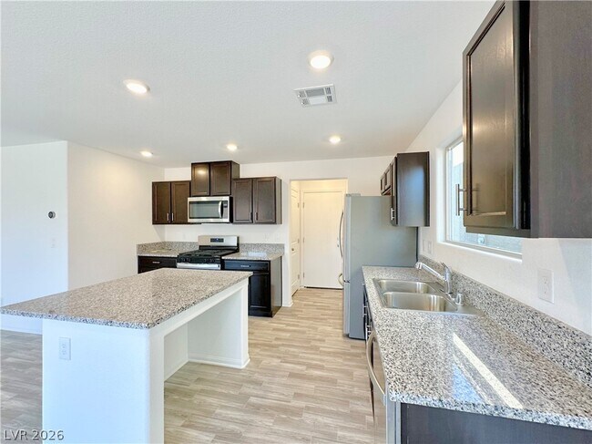 Building Photo - 7623 Royal Halo Ave