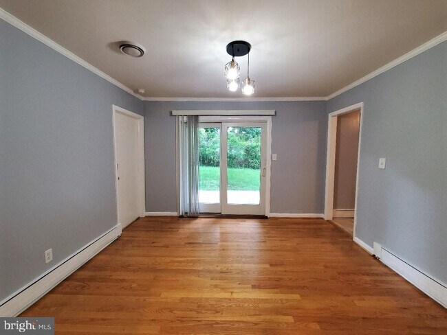 Building Photo - 4802 S Haven Dr