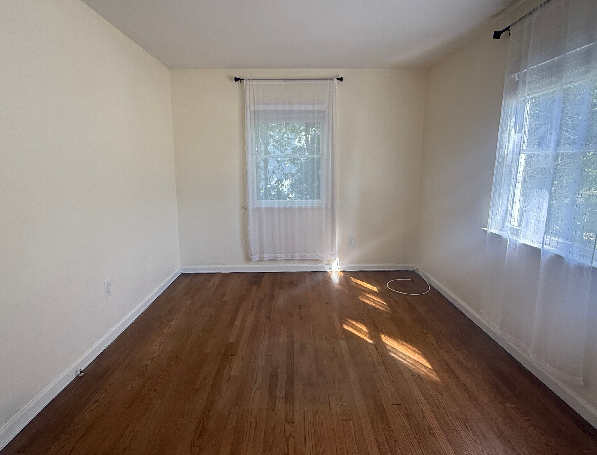 Building Photo - 11527 Albers St