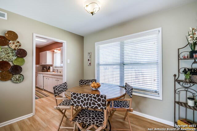 Building Photo - 103 Oakhurst Pl