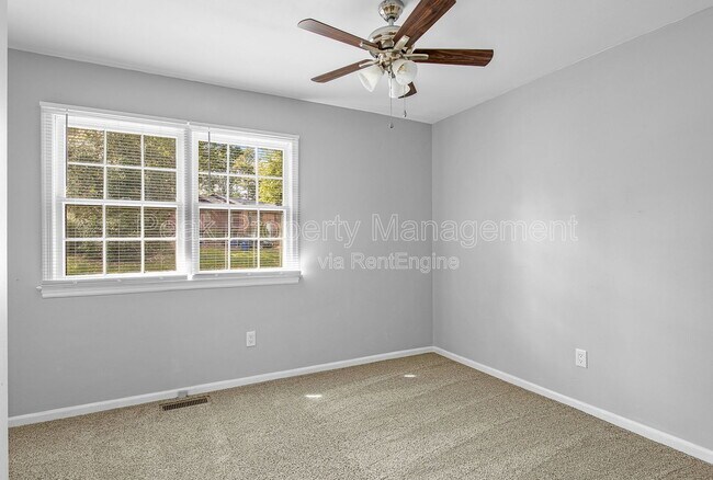 Building Photo - 2353 Shoreham Dr