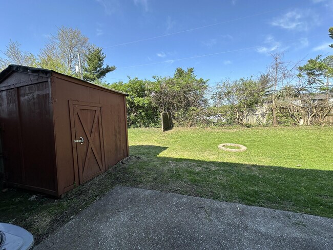 Building Photo - 222 Medlock Rd