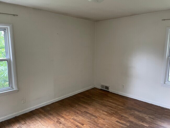 Building Photo - 196 N Hagadorn Rd