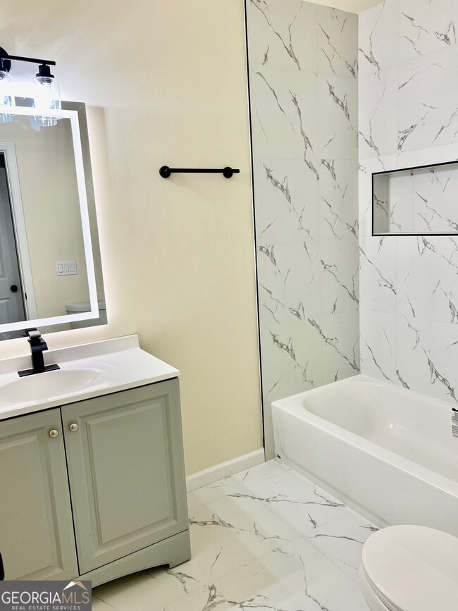 Building Photo - 4001 Oak Field Dr