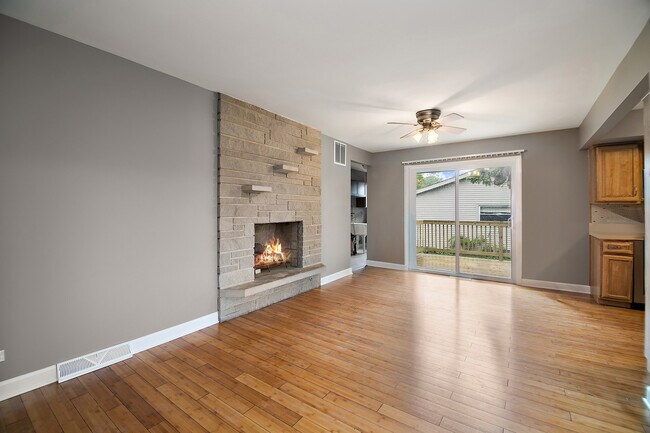 Building Photo - 911 Cherokee Dr