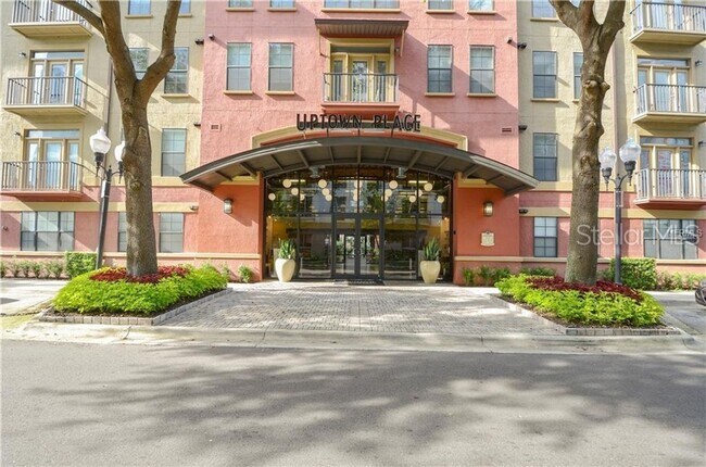Building Photo - Beautiful 1/1 Pool View Condo x Rent @ Upt...