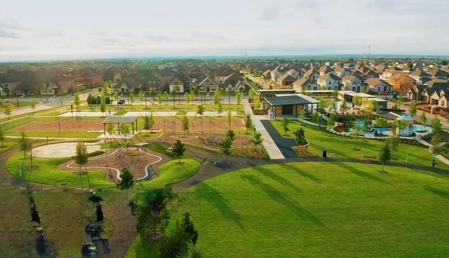 Building Photo - 855 Forest St