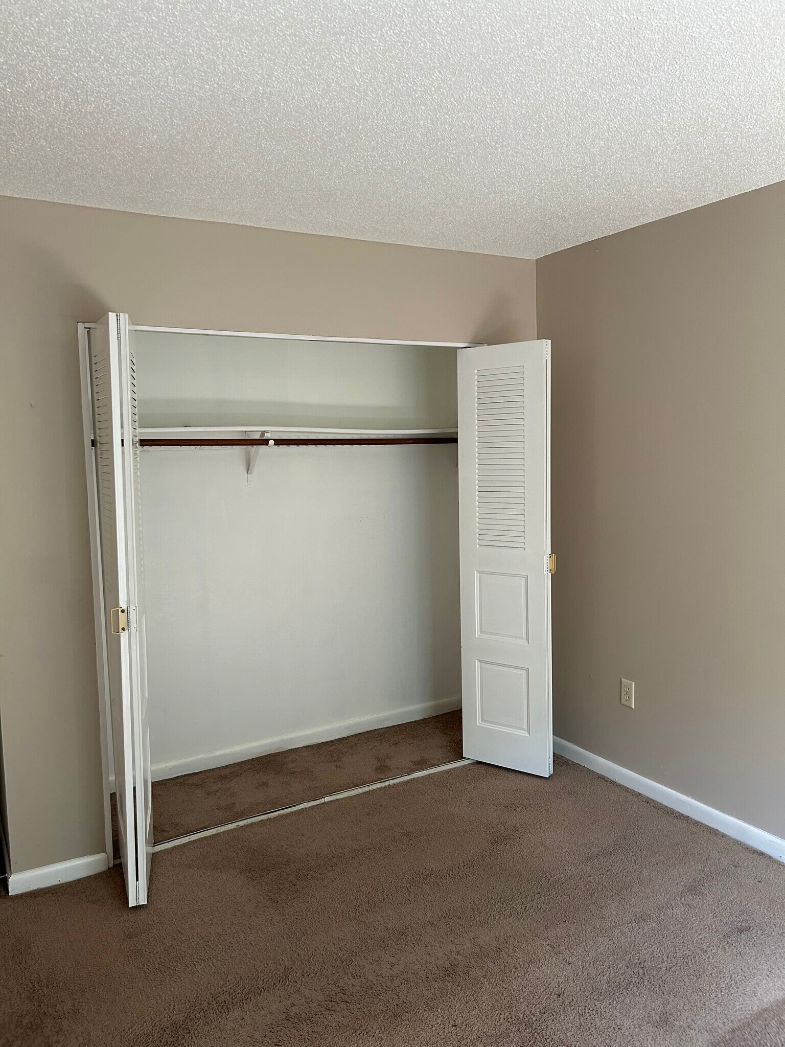 Building Photo - 175 Mill Pond Rd