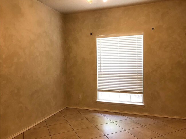 Building Photo - 1418 Summerplace Dr