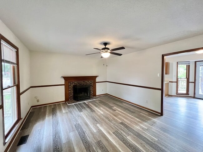 Building Photo - **OFFERING WAIVED APPLICATION FEES & $100 ...