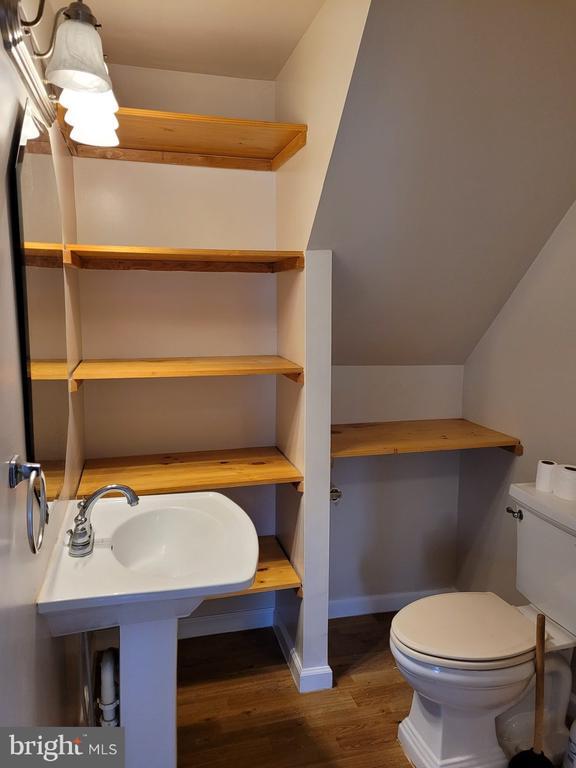 Building Photo - 308 Ash St