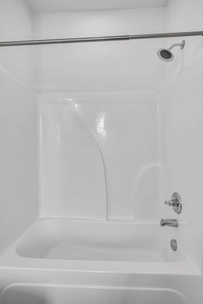 Building Photo - Cottage Park Home