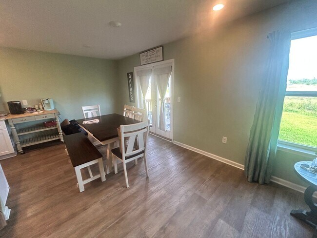 Building Photo - 5808 Tiagra Dr