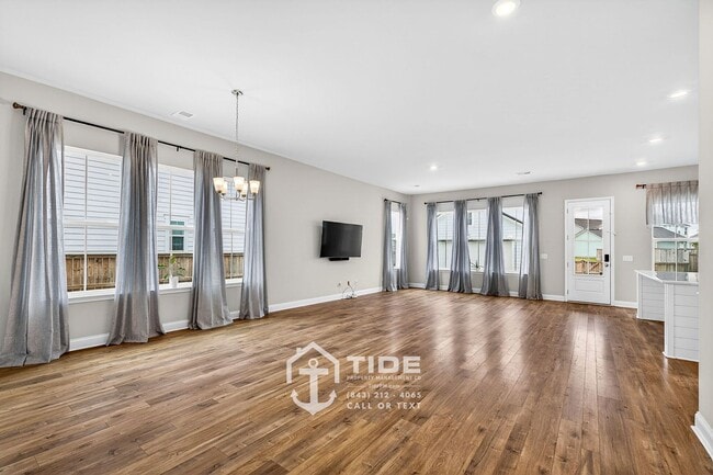 Building Photo - Private Retreat with Modern Upgrades