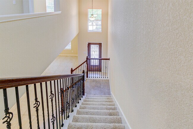 Building Photo - 10 Pine Needle Pl