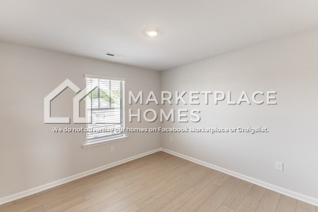 Building Photo - 212 Stockyard Cir