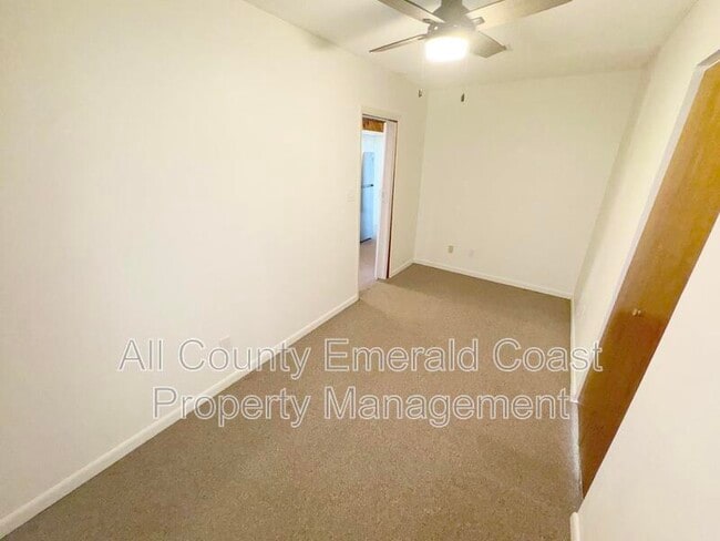 Building Photo - 504 Kelly St