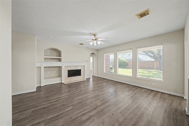 Building Photo - 5807 Bayberry Way