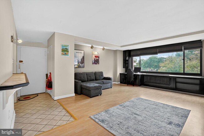 Building Photo - 1021 Arlington Blvd