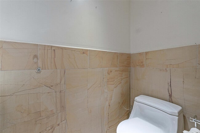 Building Photo - 167 NW 115th Terrace