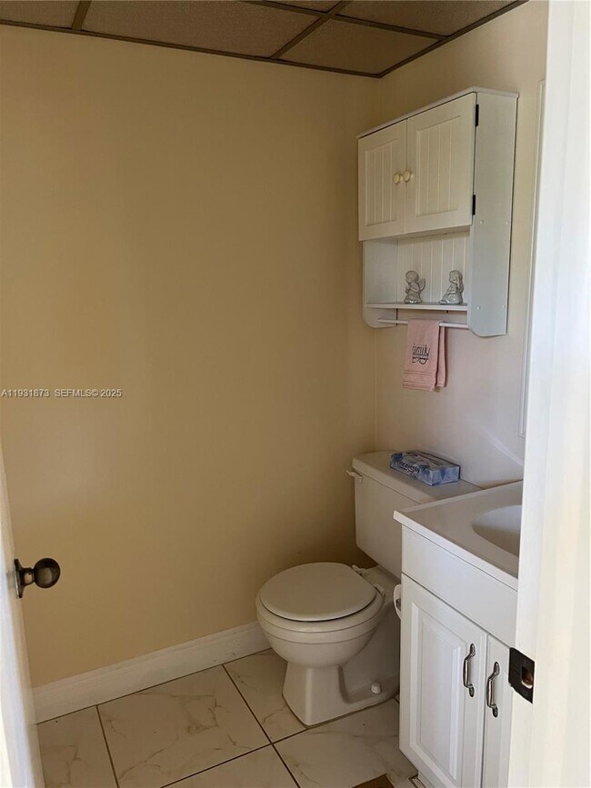 Building Photo - 720 Burgundy L