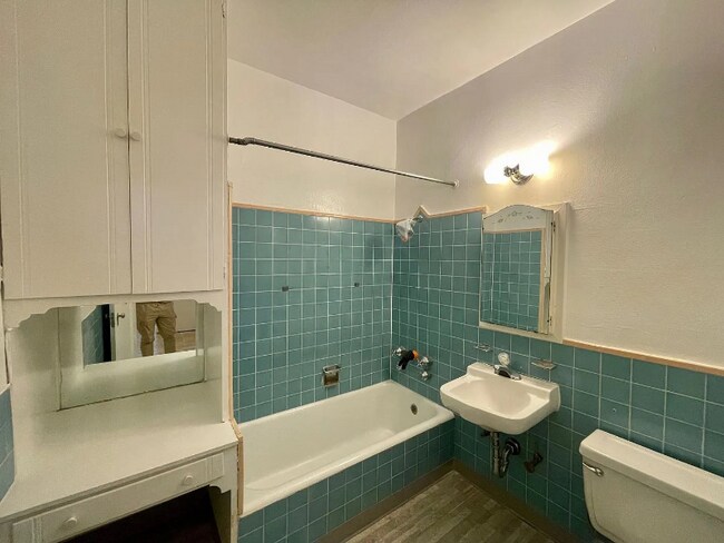 Building Photo - 565-565 Geary St