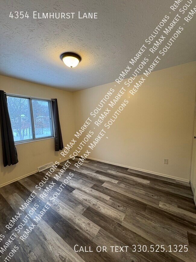 Building Photo - 4354 Elmhurst Dr