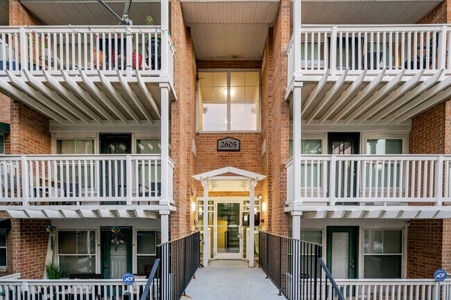 Building Photo - 2605 Douglass Pl SE