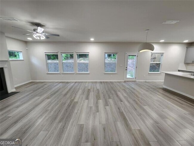 Building Photo - 235 Vly Oak Dr