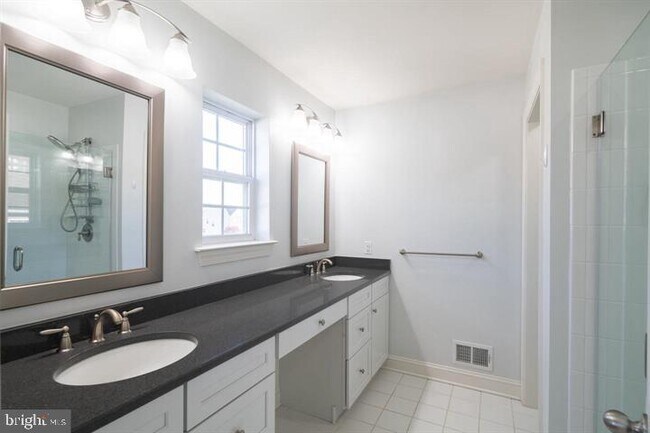 Building Photo - 27127 Hickory Ln