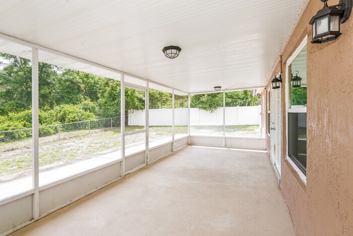 Building Photo - 927 Westline Ave