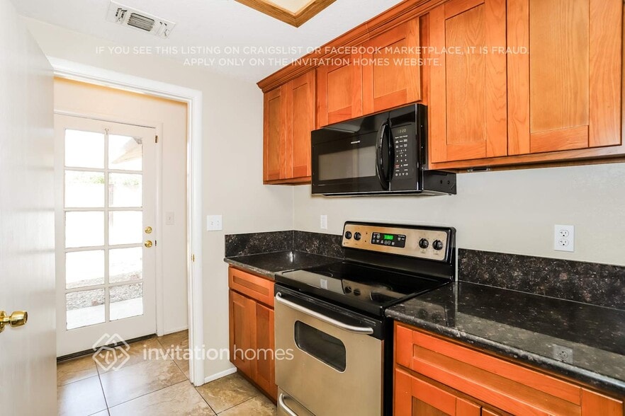 Building Photo - 1355 Colfax Dr