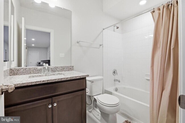 Building Photo - 6702 Savannah Dr